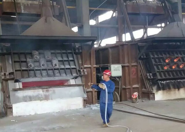 燃气熔铝炉